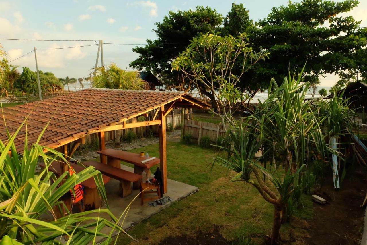 The Nyamo Surf & Stay Pulukan Exterior foto