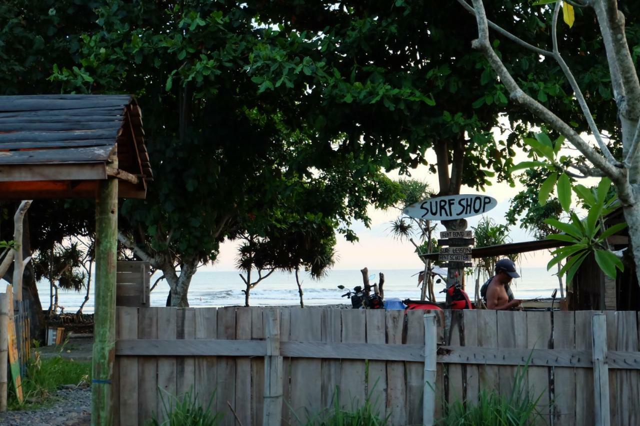 The Nyamo Surf & Stay Pulukan Exterior foto